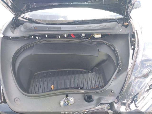 5YJ3E1EB8RF797501 Tesla 2024
