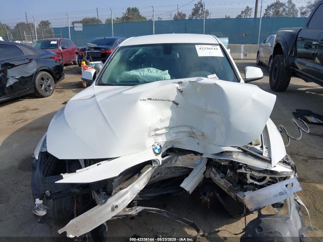 WBA8E1G32HNU17352 BMW 2017