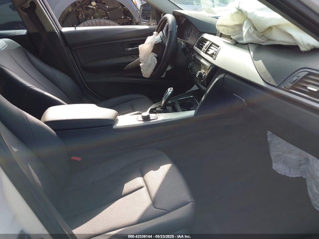 WBA8E1G32HNU17352 BMW 2017