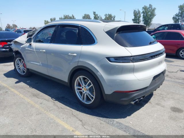 2024 PORSCHE CAYENNE WP1AL2AYXRDA35628 Photo 2