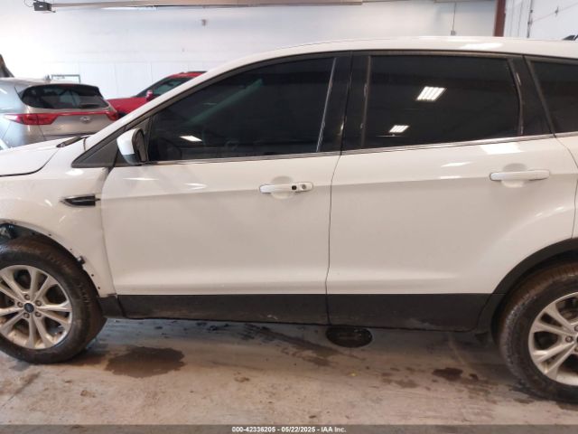 1FMCU9GD5KUA04227 Ford ESCAPE SE