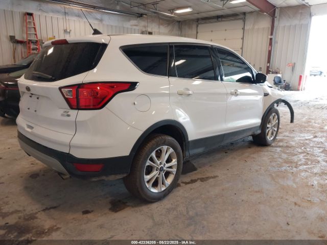 1FMCU9GD5KUA04227 Ford ESCAPE SE