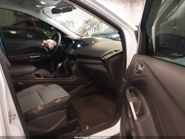 1FMCU9GD5KUA04227 Ford ESCAPE SE
