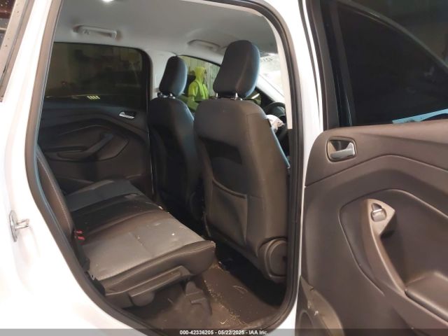 1FMCU9GD5KUA04227 Ford ESCAPE SE