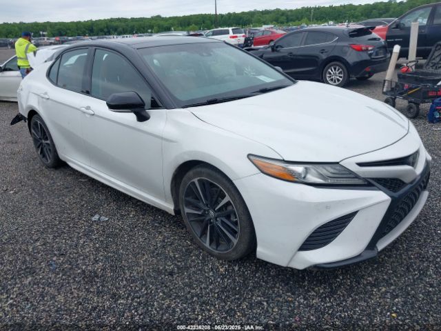 2018 TOYOTA CAMRY 4T1B61HK1JU077100