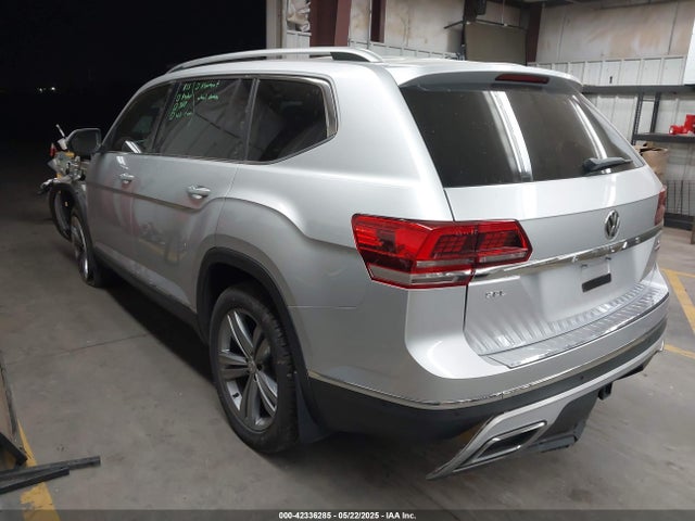 Volkswagen 2018 2018 1V2NR2CA2JC568583 Image 3
