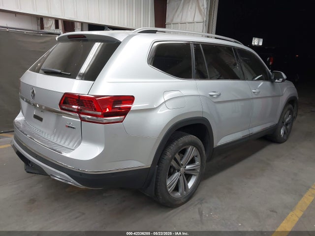 Volkswagen 2018 2018 1V2NR2CA2JC568583 Image 4