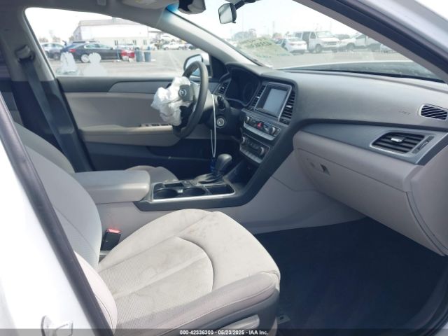 5NPE24AF1JH673099 Hyundai SONATA SE