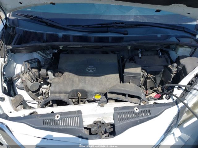 5TDKK3DC6FS574942 Toyota Sienna Le 8 Passenger
