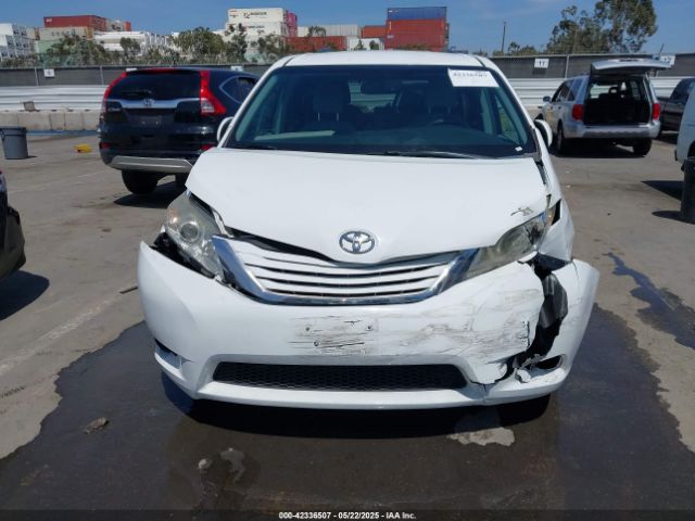 5TDKK3DC6FS574942 Toyota Sienna Le 8 Passenger