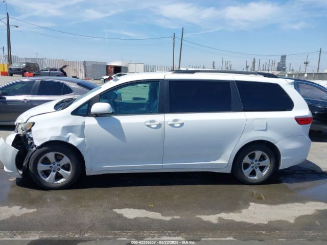 5TDKK3DC6FS574942 Toyota Sienna Le 8 Passenger