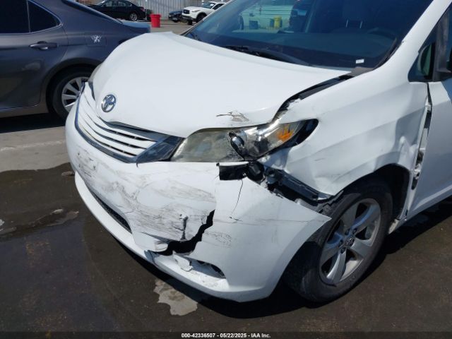 5TDKK3DC6FS574942 Toyota Sienna Le 8 Passenger