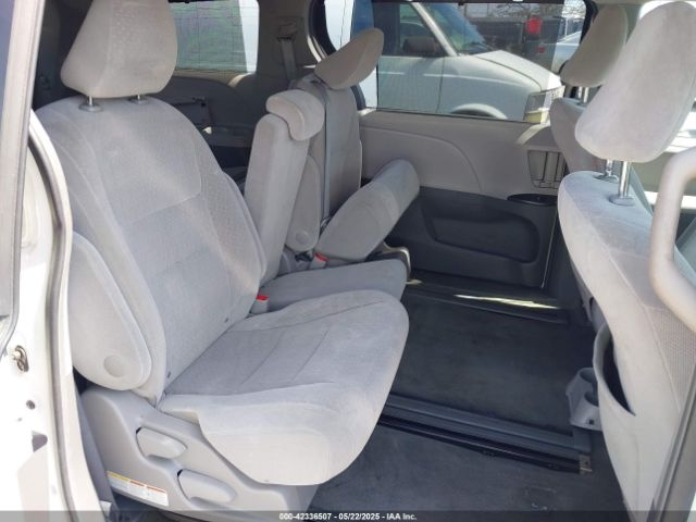 5TDKK3DC6FS574942 Toyota Sienna Le 8 Passenger
