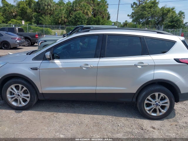 1FMCU0HDXJUD26290 Ford ESCAPE SEL