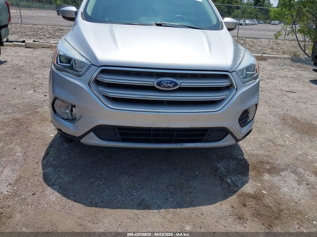 1FMCU0HDXJUD26290 Ford ESCAPE SEL