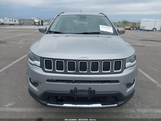 3C4NJCCB3JT357999 Jeep 2018