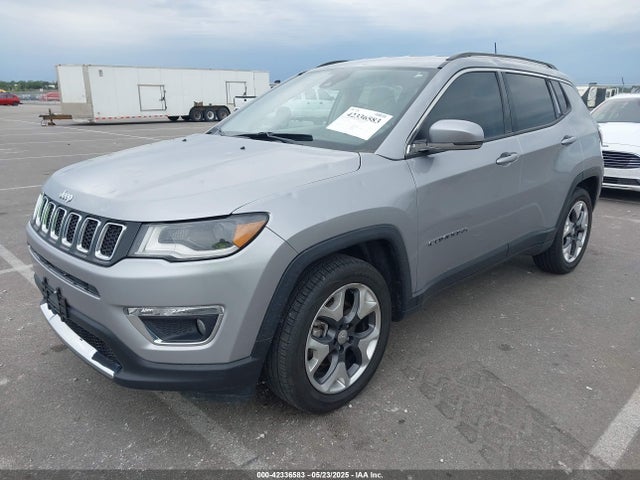 3C4NJCCB3JT357999 Jeep 2018