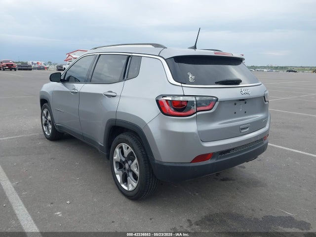 3C4NJCCB3JT357999 Jeep 2018