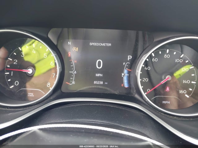 3C4NJCCB3JT357999 Jeep 2018