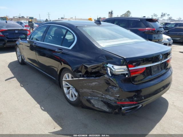 2019 BMW 740I WBA7E2C56KB216989 Photo 2