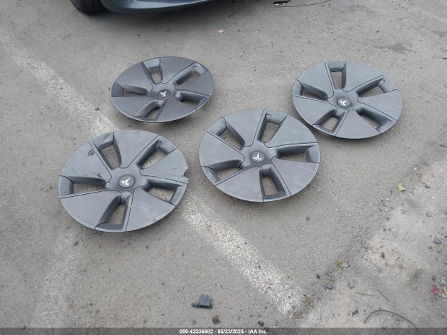 Tesla MODEL 3 2023 5YJ3E1EA4PF705949 Image 11