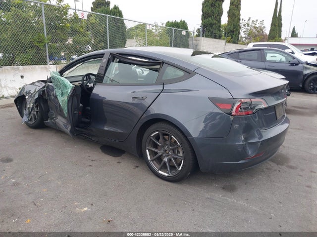 2023 TESLA MODEL 3 5YJ3E1EA4PF705949 Photo 2
