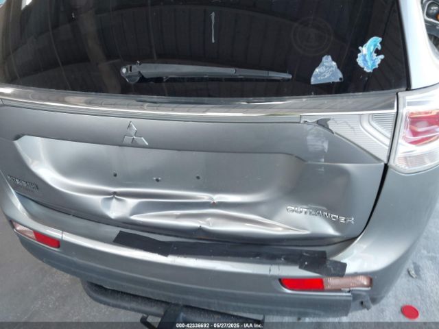 JA4AD3A32EZ011176 Mitsubishi Outlander Se