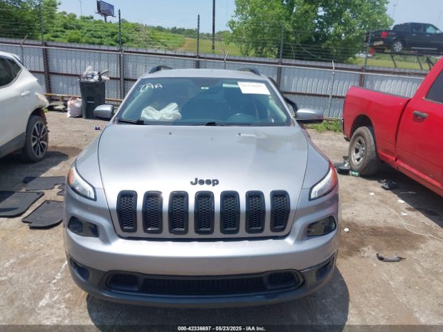 1C4PJLCB7JD542457 Jeep Cherokee