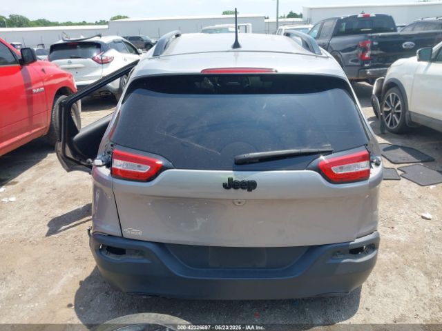 1C4PJLCB7JD542457 Jeep Cherokee