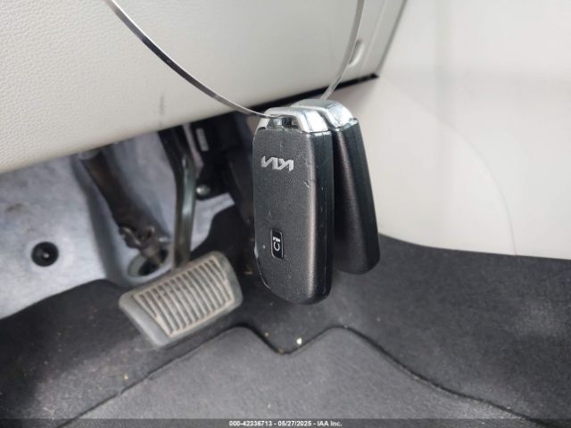 KNDJ33AU3N7816763 KIA SOUL EX