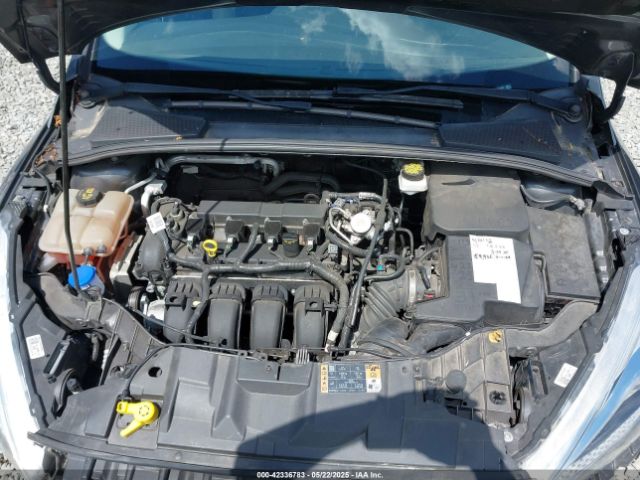 1FADP3K28JL323165 Ford FOCUS SE