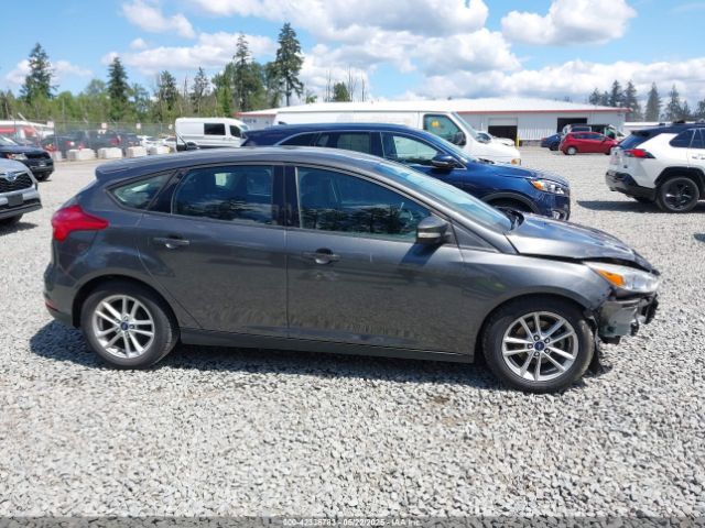 1FADP3K28JL323165 Ford FOCUS SE