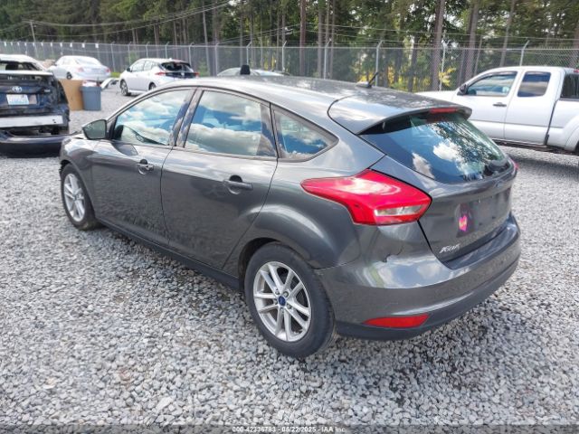 1FADP3K28JL323165 Ford FOCUS SE