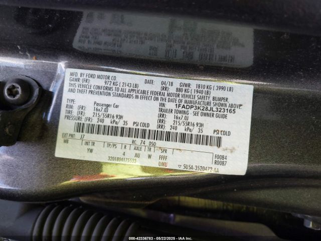 1FADP3K28JL323165 Ford FOCUS SE