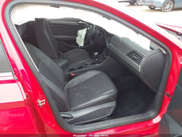 2020 VOLKSWAGEN JETTA 3VWCB7BU7LM009096 Photo 4