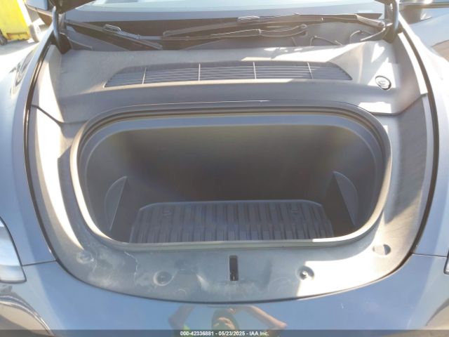 2024 TESLA MODEL Y 7SAYGDED6RA334775 Photo 9