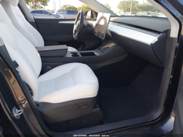 2024 TESLA MODEL Y 7SAYGDED6RA334775 Photo 4