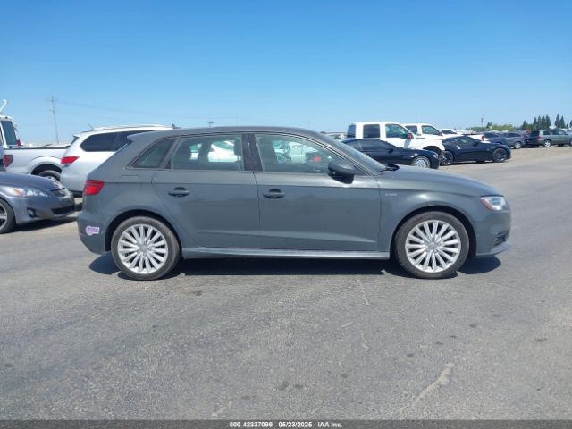 WAUUPBFF4HA044283 Audi A3 E-tron 1.4t Premium