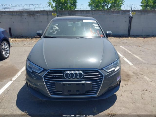 WAUUPBFF4HA044283 Audi A3 E-tron 1.4t Premium