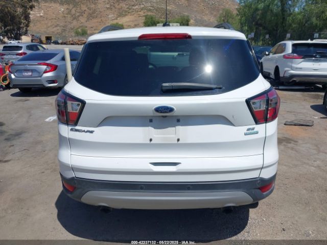 1FMCU0GD4JUA57205 Ford ESCAPE SE