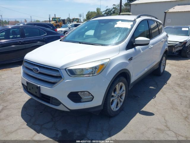 1FMCU0GD4JUA57205 Ford ESCAPE SE