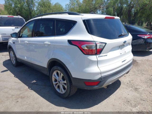 1FMCU0GD4JUA57205 Ford ESCAPE SE