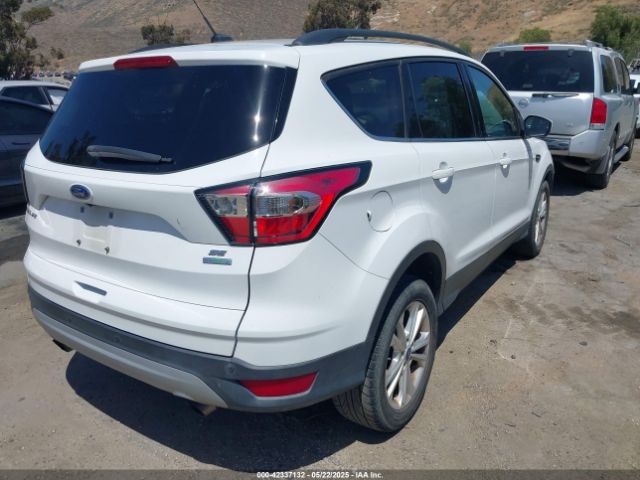1FMCU0GD4JUA57205 Ford ESCAPE SE
