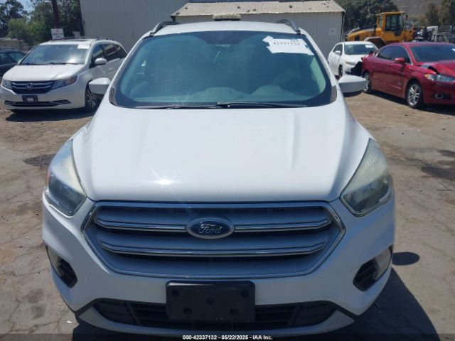 1FMCU0GD4JUA57205 Ford ESCAPE SE