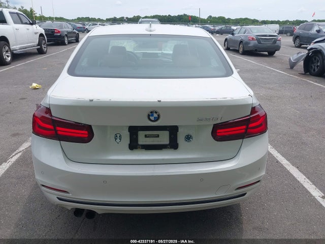 WBA8B9C55HK675705 BMW 330I
