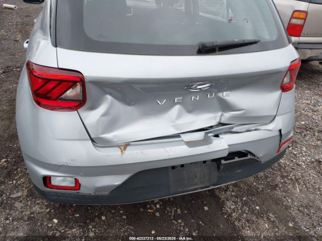 KMHRC8A3XNU188561 Hyundai Venue Sel