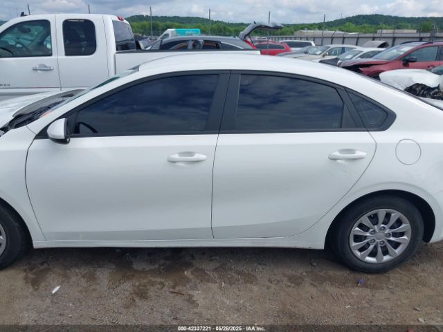 3KPF24AD9ME291379 KIA FORTE FE