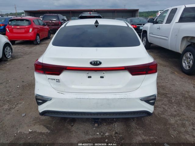 3KPF24AD9ME291379 KIA FORTE FE