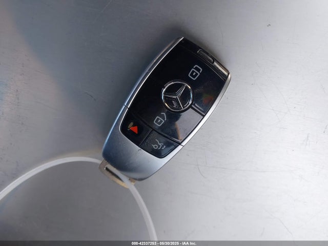 W1KZF8DB1MB001593 Mercedes-Benz m264