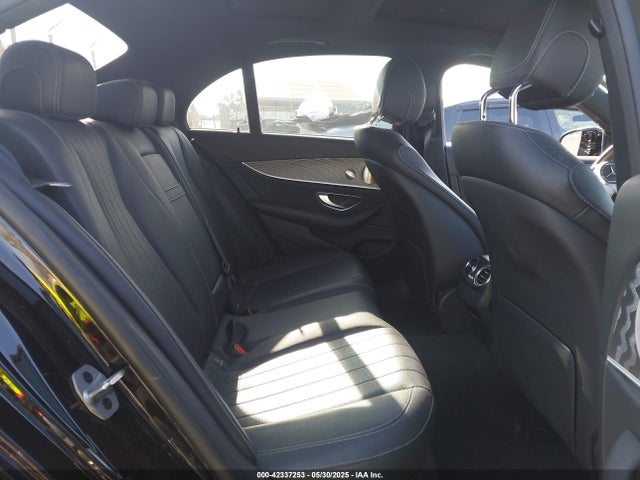 W1KZF8DB1MB001593 Mercedes-Benz m264